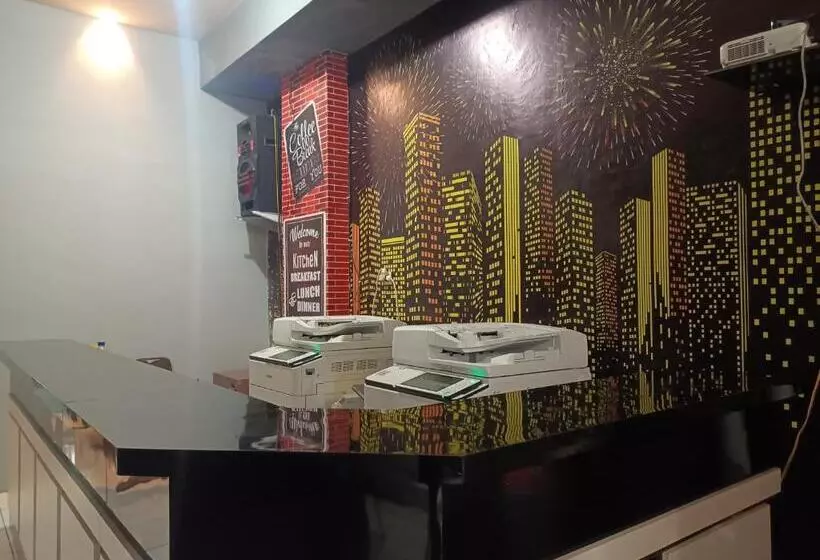 ホテル Oyo 93090 Multi Plus Inn