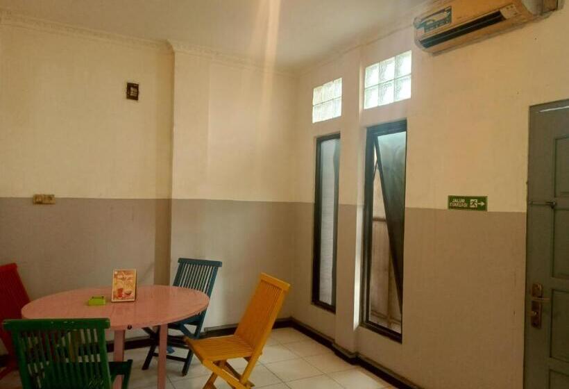 Otel Oyo 93090 Multi Plus Inn