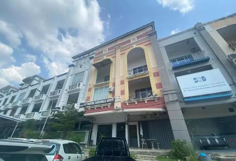 Hotelli Oyo 93131 Mamapapahouse