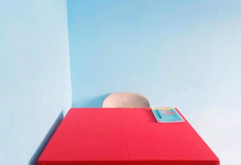 Hotelli Oyo 93131 Mamapapahouse