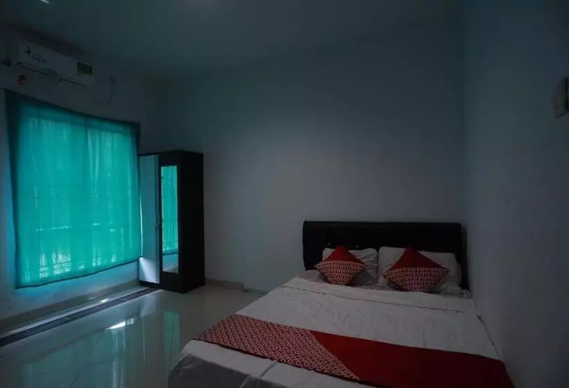 Hotelli Oyo 93131 Mamapapahouse