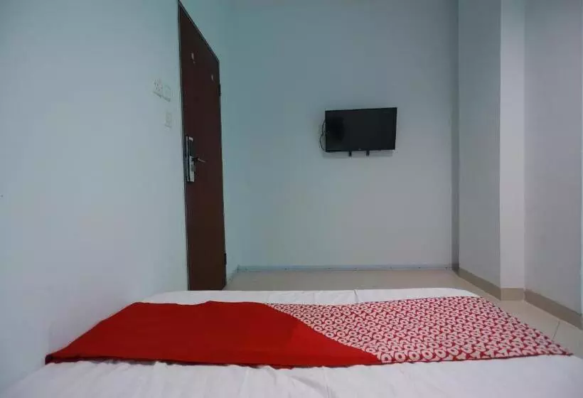 Hotelli Oyo 93131 Mamapapahouse