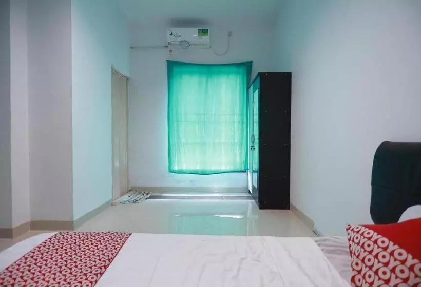 Hotelli Oyo 93131 Mamapapahouse