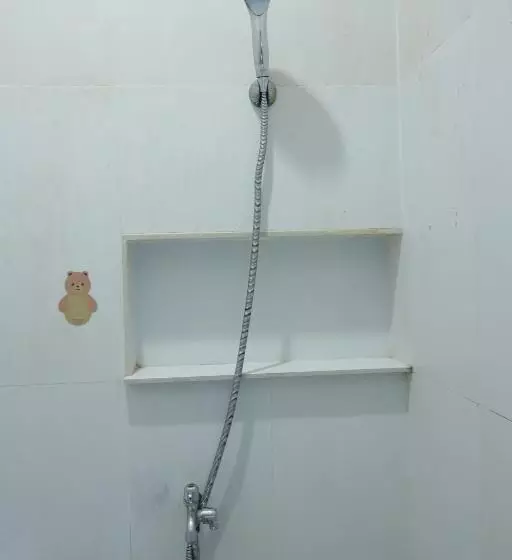 Hotelli Oyo 93131 Mamapapahouse