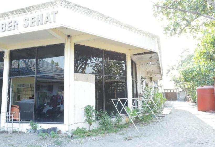 호텔 Oyo 93159 Homestay Sehat