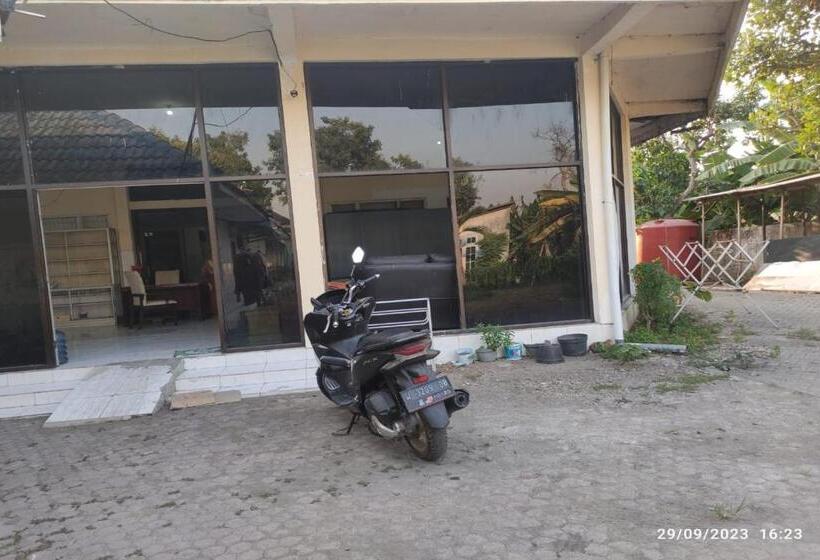 호텔 Oyo 93159 Homestay Sehat