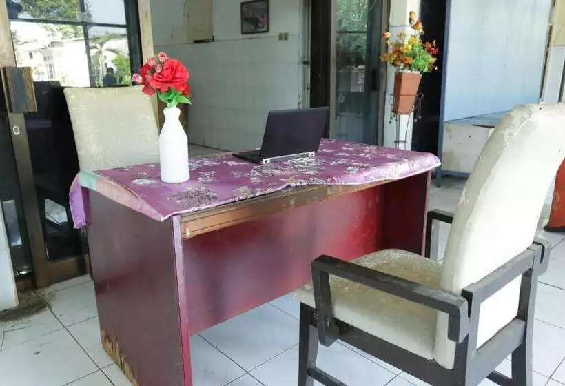 Hotelli Oyo 93159 Homestay Sehat