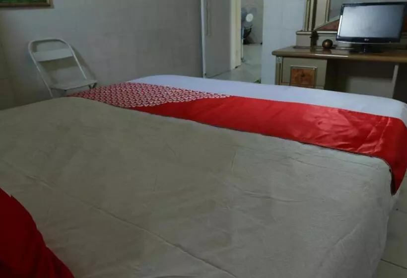 Hotelli Oyo 93159 Homestay Sehat