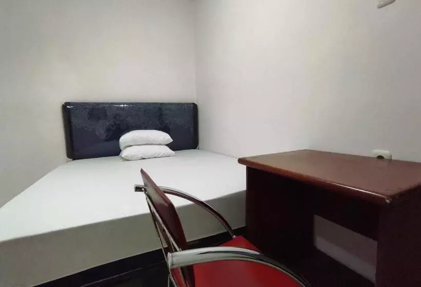 ホテル O Wisma Syariah Dian Near Pare Pare