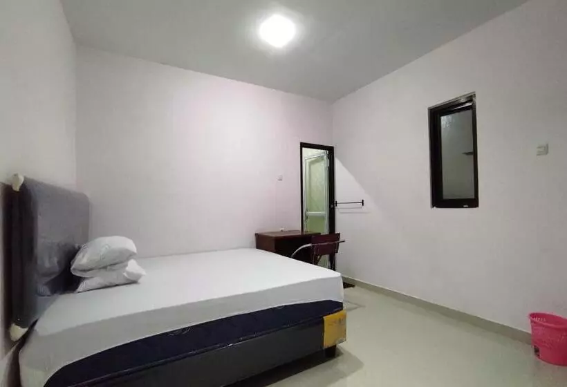 ホテル O Wisma Syariah Dian Near Pare Pare