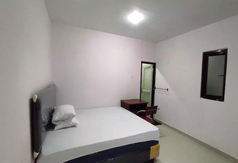ホテル O Wisma Syariah Dian Near Pare Pare