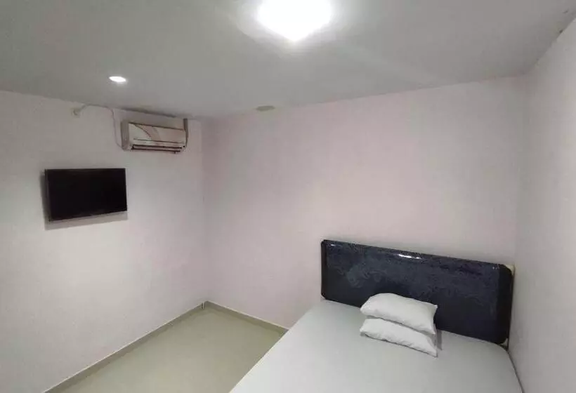 ホテル O Wisma Syariah Dian Near Pare Pare