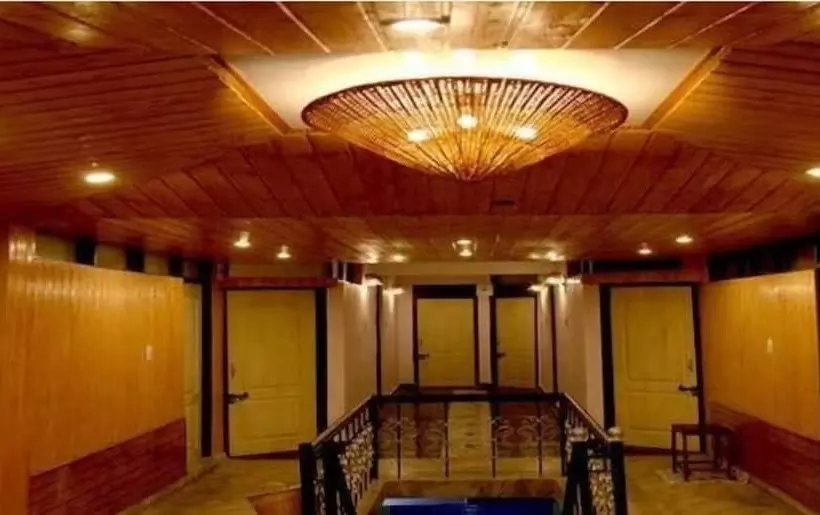 ホテル Budshah Residency, Srinagar