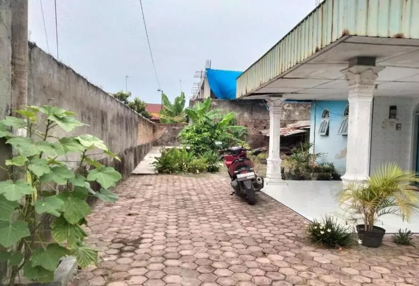 هتل Spot On 93104 Barak Tambunan