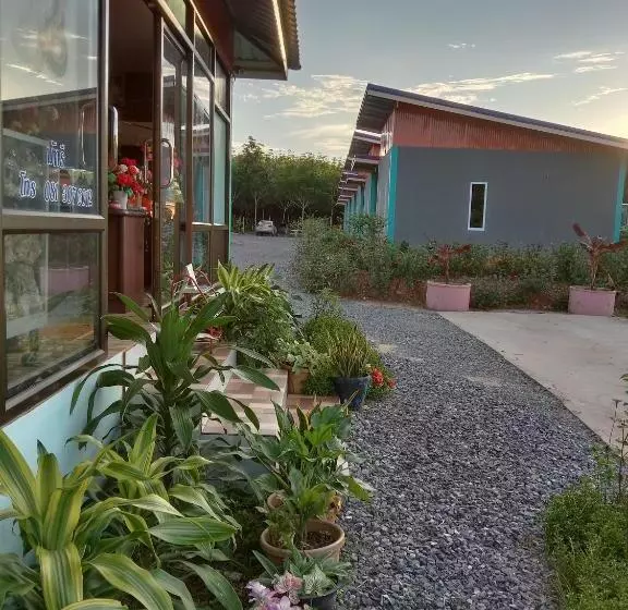 Majatalo ต.รัตน รีสอร์ท