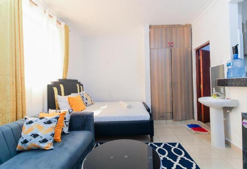 پانسیون Counsellor Peter Muteti