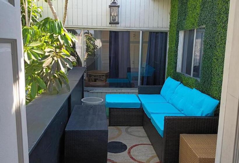 Пансион Tree Cabin