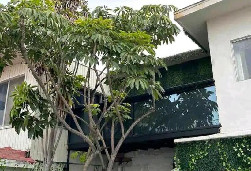 Пансион Tree Cabin