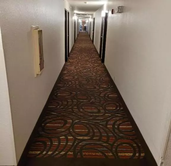 Super 8 Motel