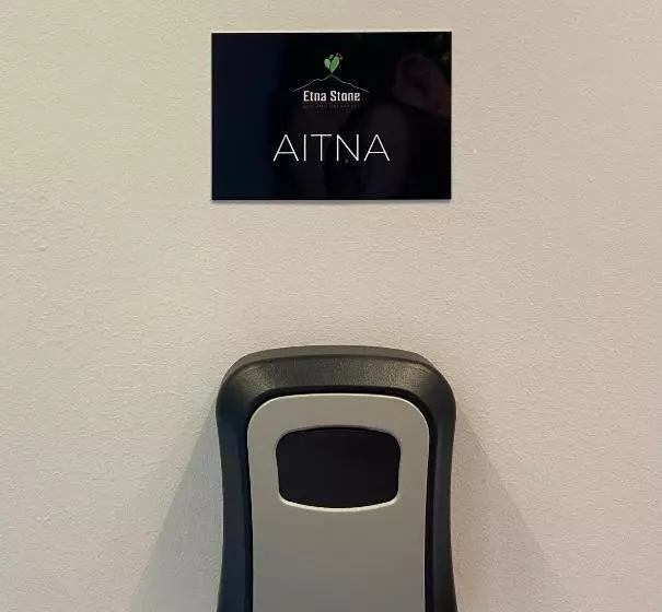 ベッドアンドブレックファースト Etna Stone