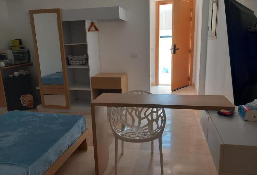 تختخواب و صبحانه Nayah Stays, Ground Terraces Studio