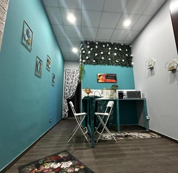 تختخواب و صبحانه Urban House