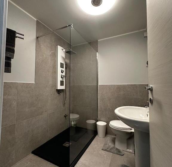 تختخواب و صبحانه Urban House