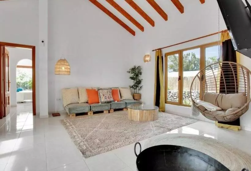 تختخواب و صبحانه Villa Amrita
