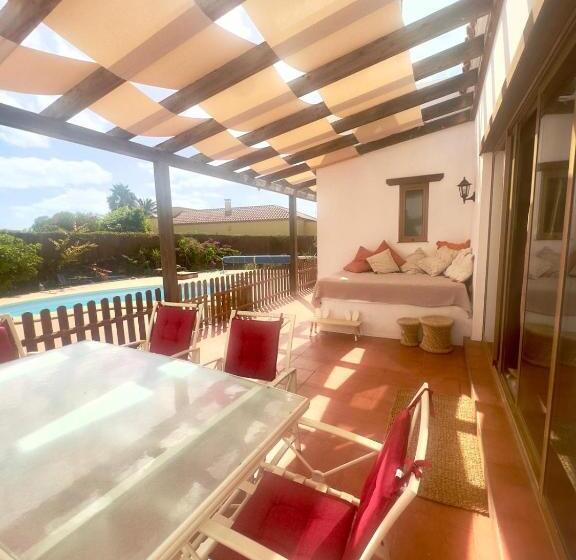 تختخواب و صبحانه Villa Amrita