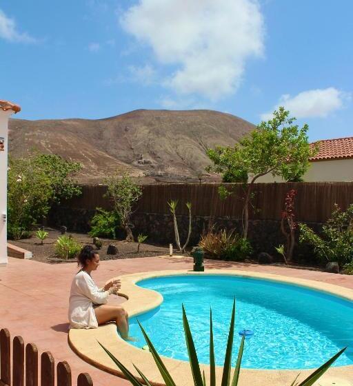 تختخواب و صبحانه Villa Amrita