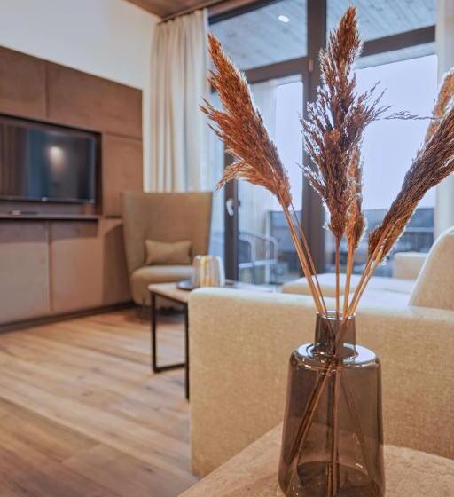 Elements By Heigenhauser