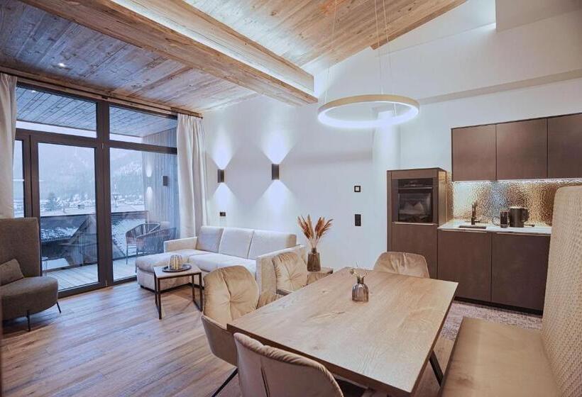 Elements By Heigenhauser