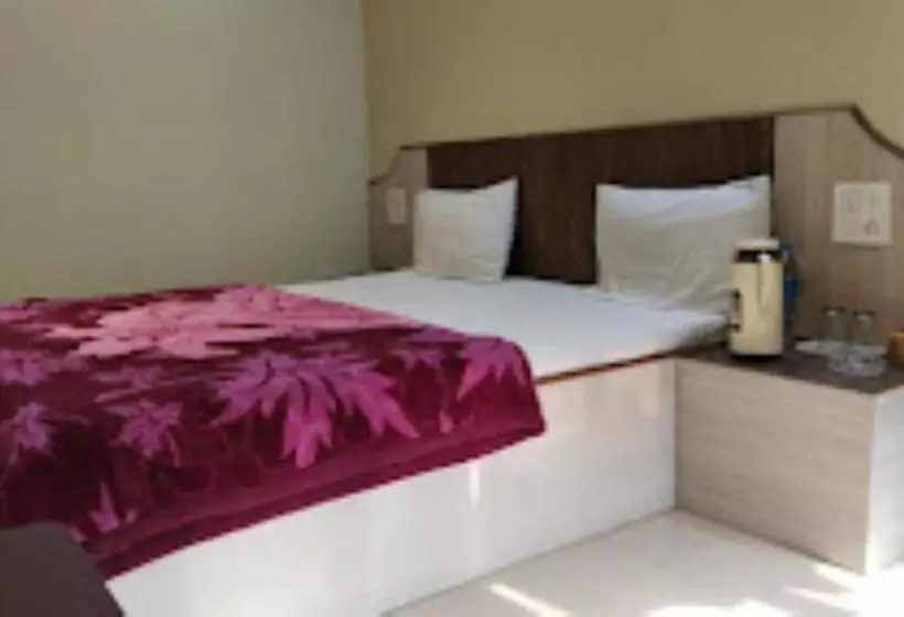 ホテル Manas, Ambikapur