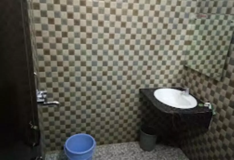 ホテル Manas, Ambikapur