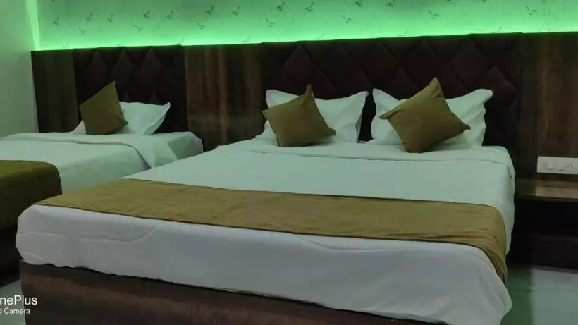 ホテル Praj Paradise