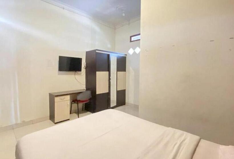 Hotel Reddoorz Syariah @ Jalan Jendral Sudirman Pekanbaru