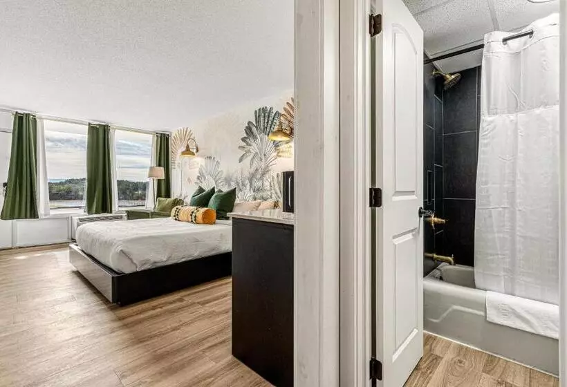 The Mallard Hotel & Suites