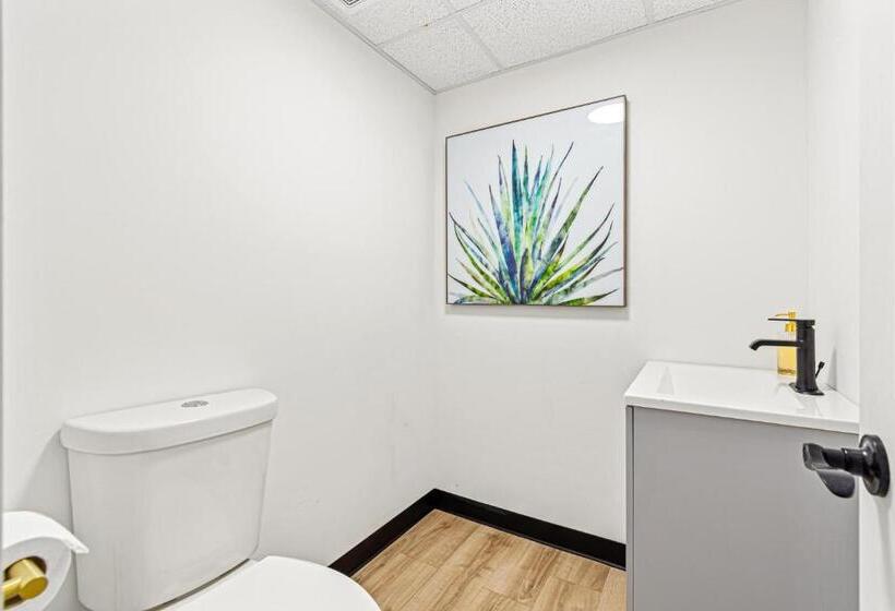 The Mallard Hotel & Suites