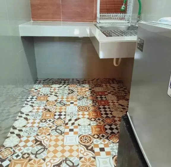 ペンション Buratwangi Tropis House