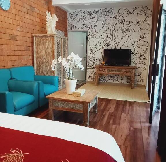 膳宿费 Buratwangi Tropis House