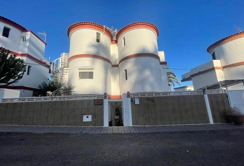 پانسیون Casa Luna M&s