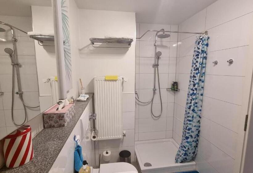 Pensão Ferienzimmer Bei Thomas Gemütliches Schlaf Und Wohnzimmer Mit Modernem Bad