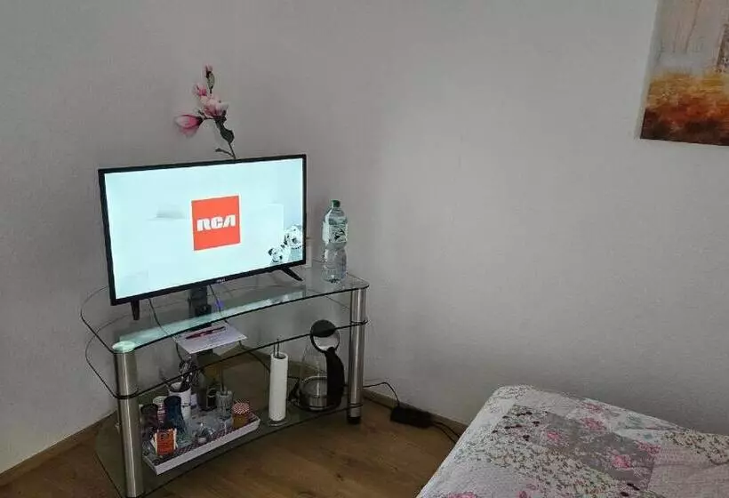 پانسیون Ferienzimmer Bei Thomas   Gemütliches Schlaf  Und Wohnzimmer Mit Modernem Bad