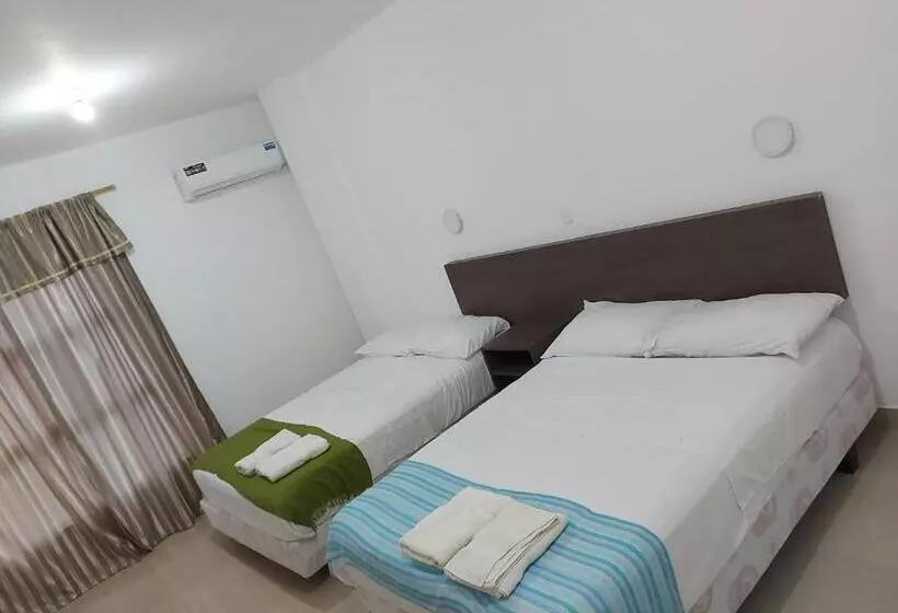 ペンション Hostal Los Gavilanes