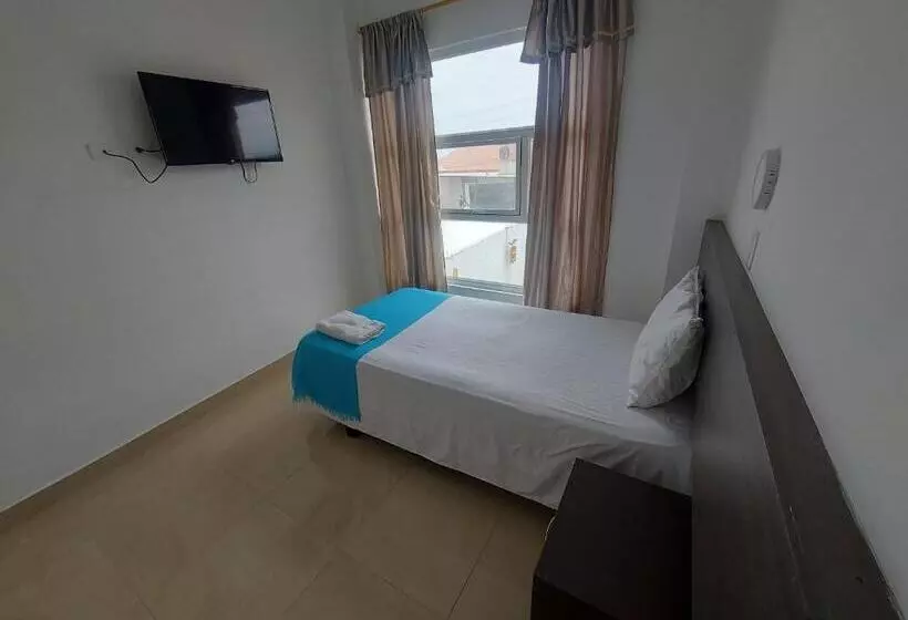 ペンション Hostal Los Gavilanes