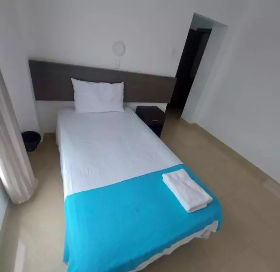 ペンション Hostal Los Gavilanes