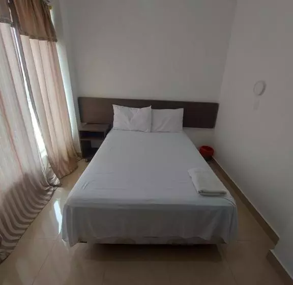 ペンション Hostal Los Gavilanes