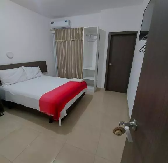 ペンション Hostal Los Gavilanes