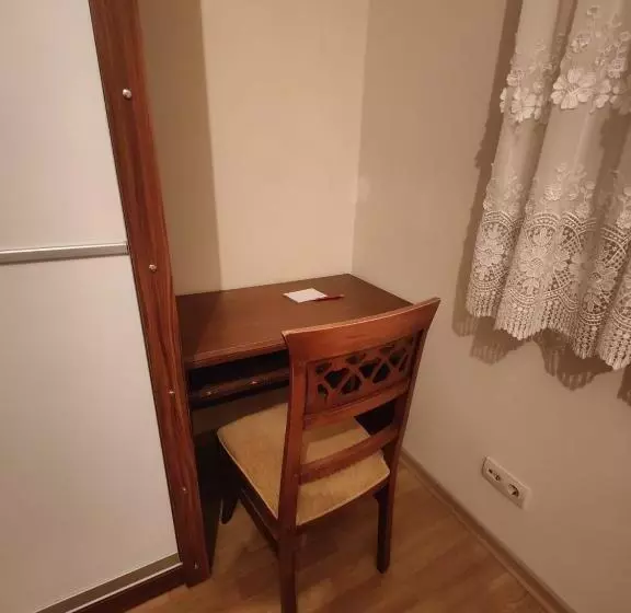 پانسیون Sabiha Gökçen Airport Ensuıte Private Room
