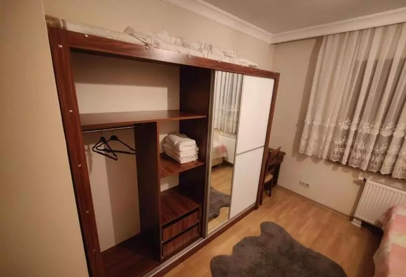 پانسیون Sabiha Gökçen Airport Ensuıte Private Room